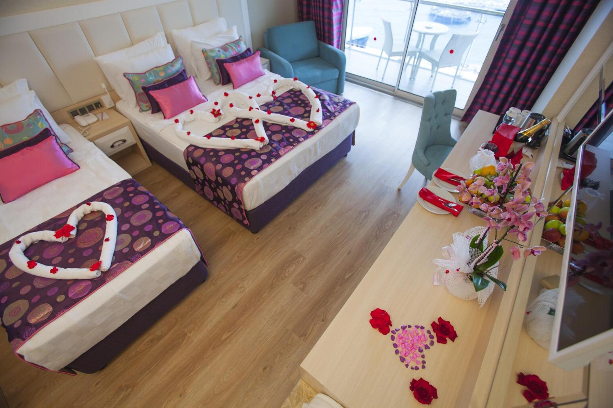 Azura Deluxe Resort & Spa Avsallar Room photo